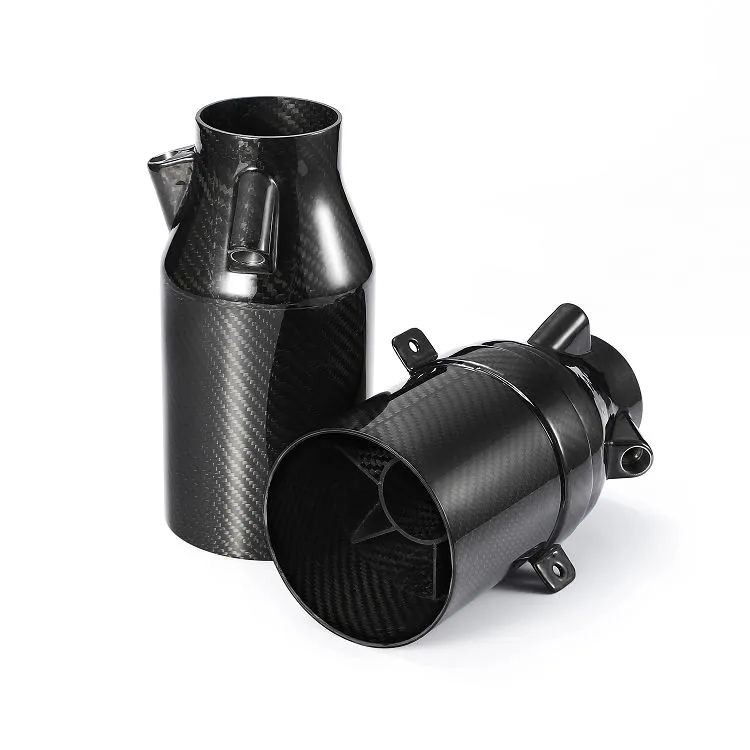 Pièce en fibre de carbone