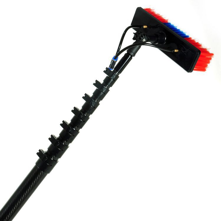 Poteau alimenté en eau en fibre de carbone